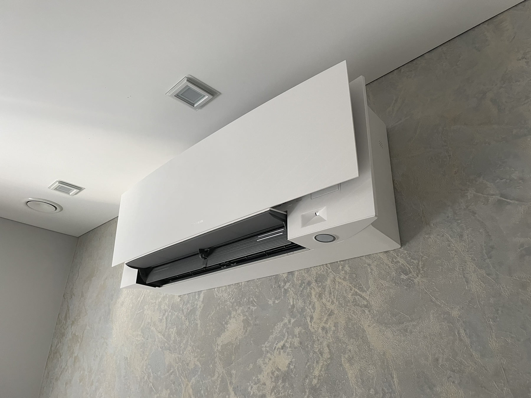 IMG_1425 Daikin SIENINIS Emura serijos 5.0 kW oro kondicionieriaus komplektas IMG 1425