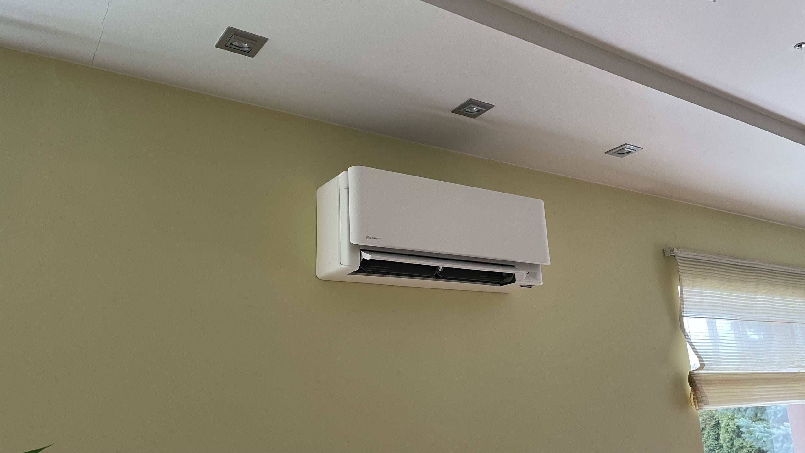 Karsti-Vejai_atlikti-darbai_006-scaled Daikin Stylish 3,0/3,2 kW šilumos siurblys oras oras Karsti Vejai atlikti darbai 006 scaled 1